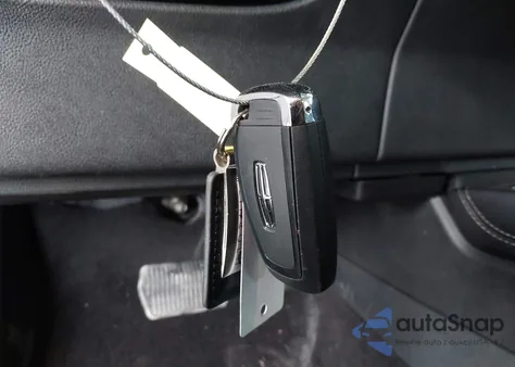 2022 Lincoln Corsair Standard z USA, uszkodzony, nr VIN 5LMCJ1C97NUL08401